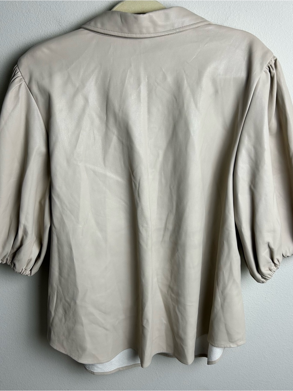 Eloquii Cream Faux Vegan Leather Puff Balloon Sleeve Button-Up Top Plus Size 18 - Picture 11 of 11